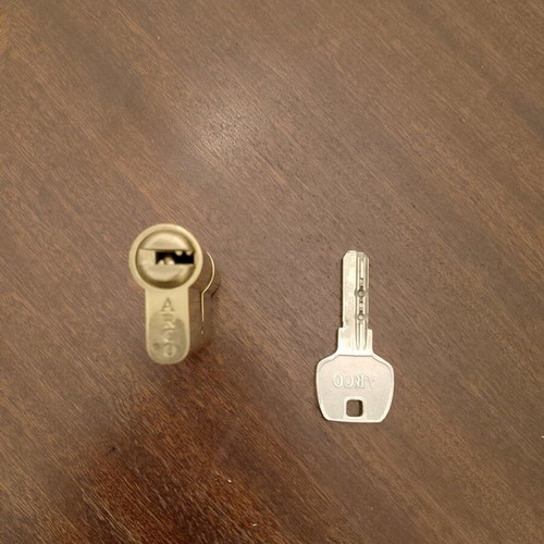 Argo lock cylinder used with one key