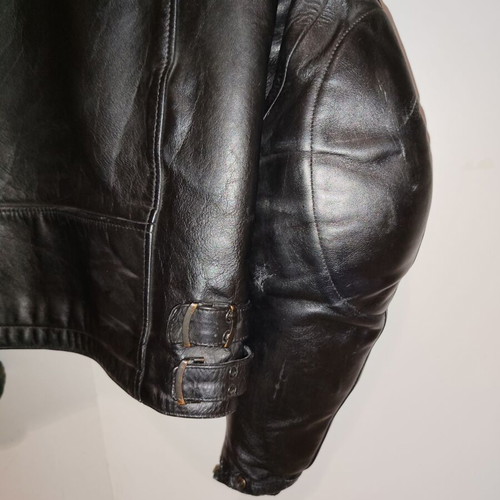 Dainese motorcycle leather jacket size 46 with protectors