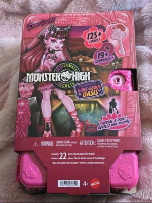 Monster High Skulltimate Secrets Draculaura Doll brand new