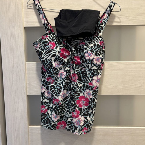 Women's tankini two-piece with tropical print like new, sizes L XL