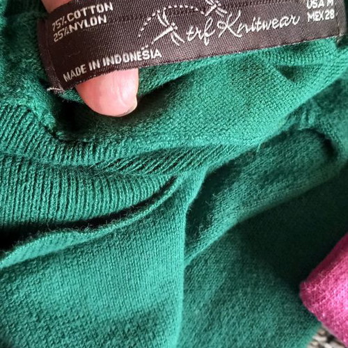 Branded sweaters small, pack of 3 pieces