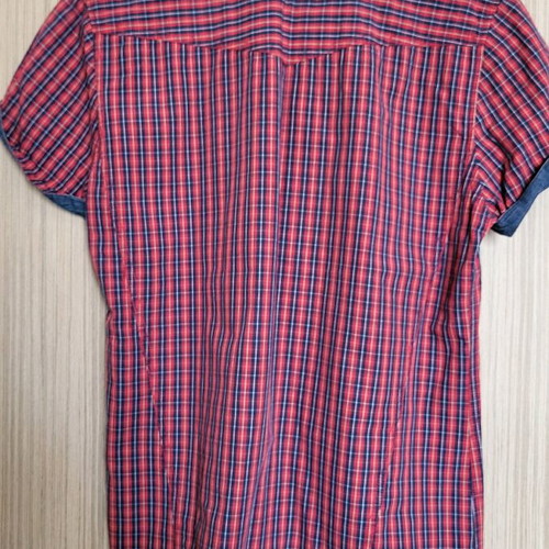 Men's short-sleeve shirt used, size medium, red