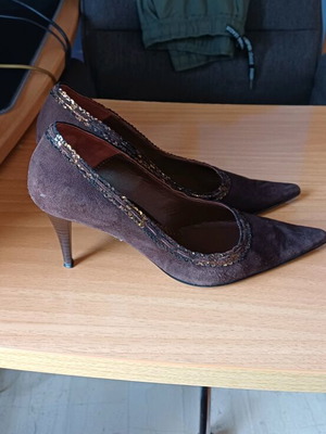 New Matic brown leather pumps like new size 39
