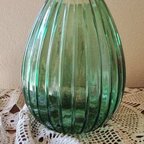 Green glass vase with vertical ribs, 22 x 17 cm