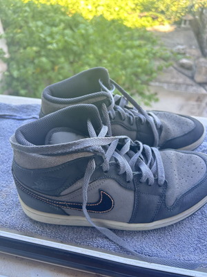 Nike Air Jordan Mid αθλητικά μεταχειρισμένα, γκρι και μαύρα, μέγεθος 40.5