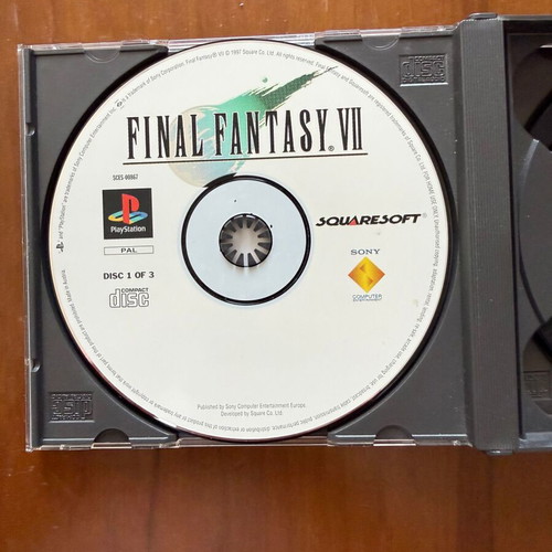 Final Fantasy VII PlayStation 1 game used, English version