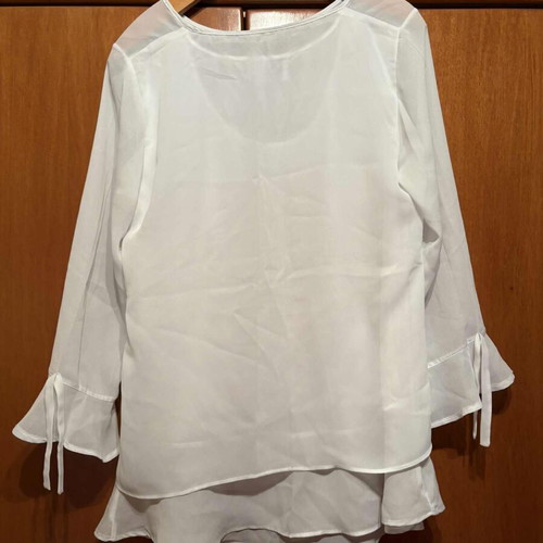 White women's blouse like new, size M