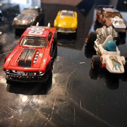 Hot Wheels toy cars used, pack of 8 authentic