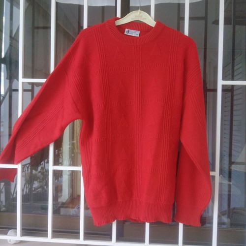Courezze women's wool sweater size M, L like new, red
