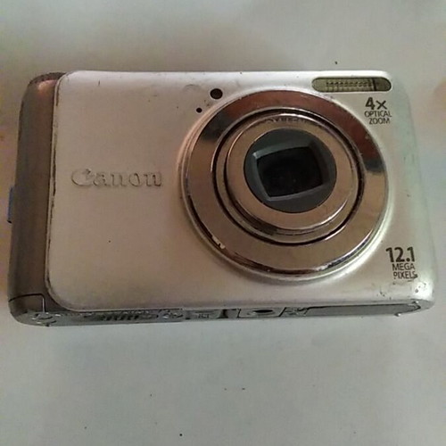 Canon 12.1 megapixel used without battery