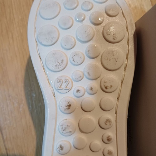 Guy Laroche leather shoes for boys white size 22 like new