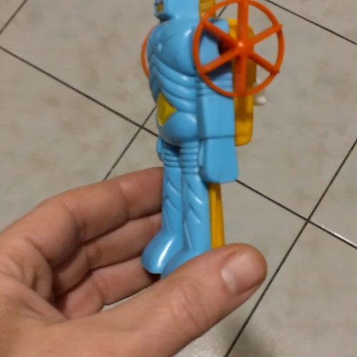 Wind-up robot with wheels like new
