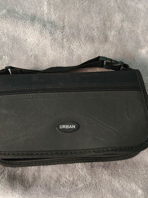 CD/DVD carrying case like new
