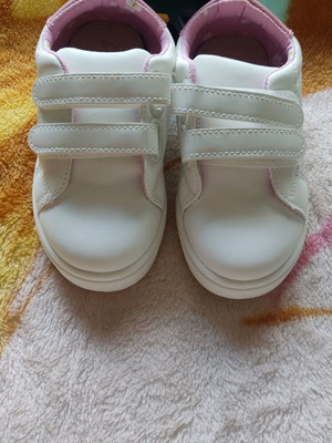 Children's shoes size 24 new, white and pink