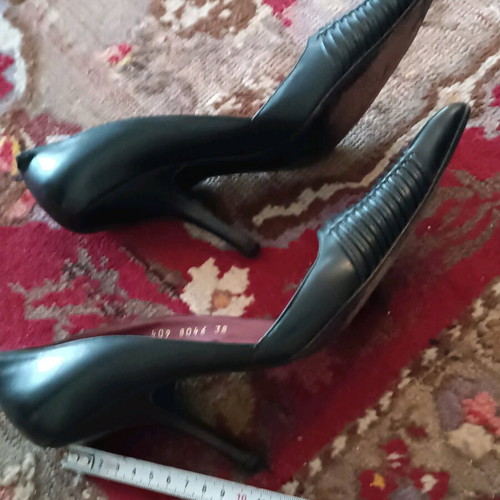 Pura Lopez leather pumps like new, size 38, 19cm heel