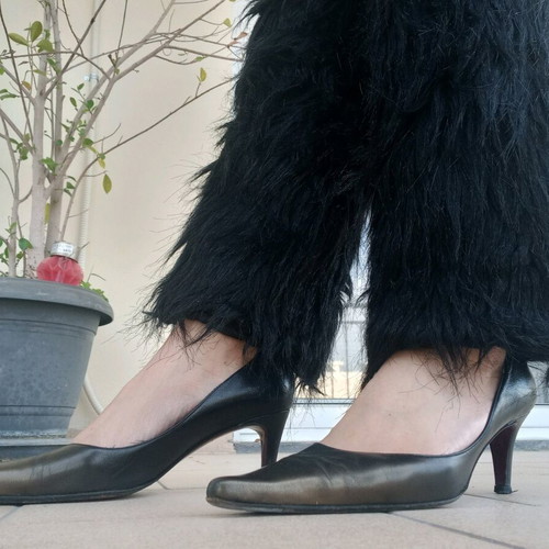 Leather kitten heel shoes like new, black