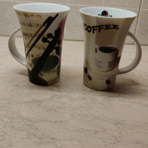 Vintage style mug set unused