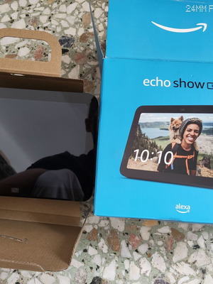Amazon Echo Show 8 (3ης γενιάς) έξυπνη οθόνη σε μαύρο