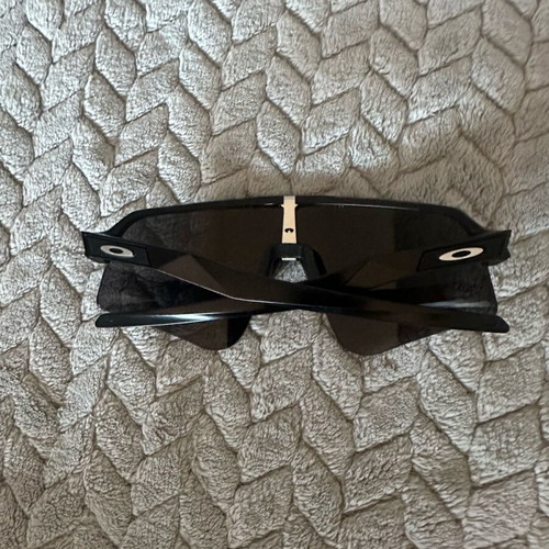 Oakley sunglasses like new, black