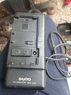 Φορτιστής Sanyo για κάμερα μεταχειρισμένος σε πολύ καλή κατάσταση