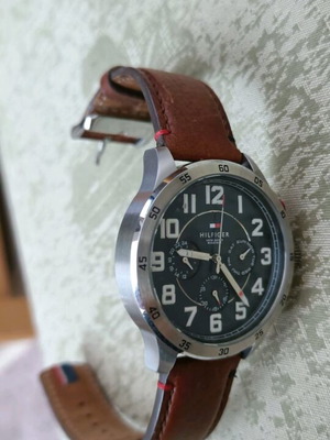 Tommy Hilfiger Trend 46mm watch like new, chronograph with leather strap