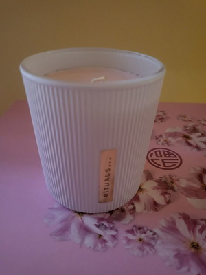 The Ritual of Sakura Scented Candle 140g new