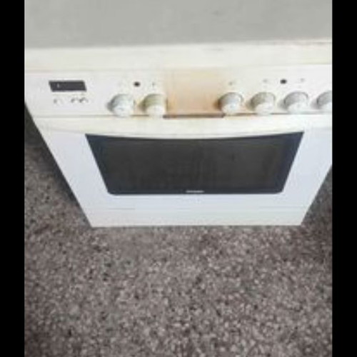 Κουζίνα ηλεκτρική μεταχειρισμένη με κλασικά μάτια λειτουργική
