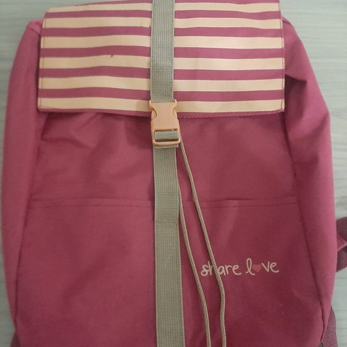 School bag used in good condition