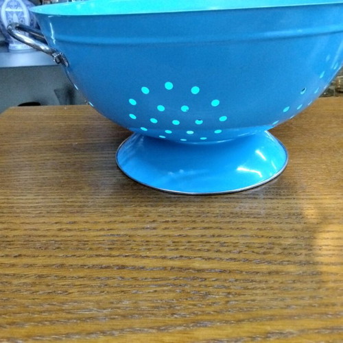 Calypso Basics 1.5gt colander new, blue color