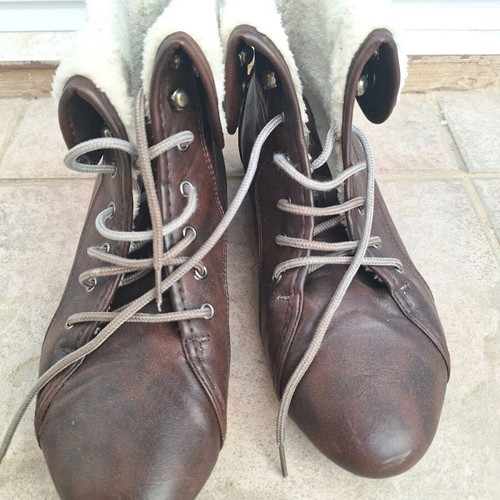 Axel brown flat ankle boots with fur size 38 like new