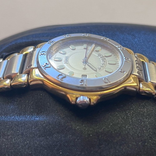Ellesse 36mm watch gold like new