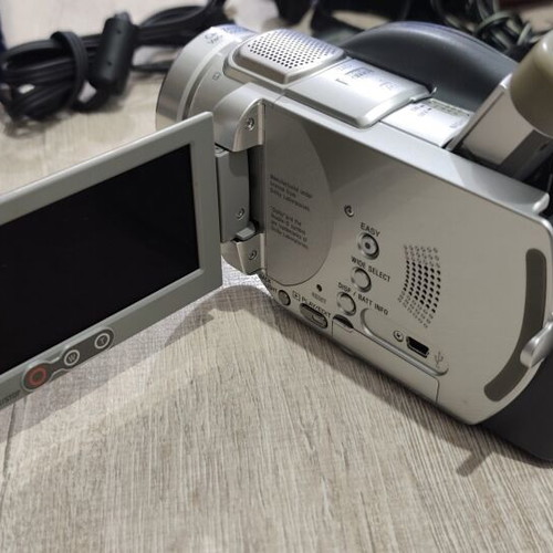 Sony Handycam DCR-DVD505E vintage video camera used with original box