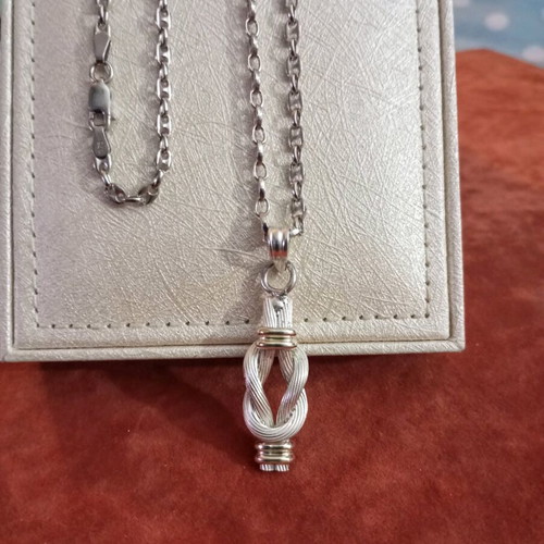 Lalaunis A21 750 925 necklace like new with silver chain