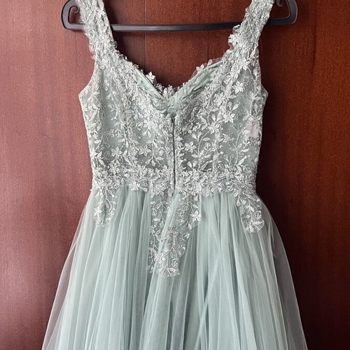Official long ball gown dress mint color, like new