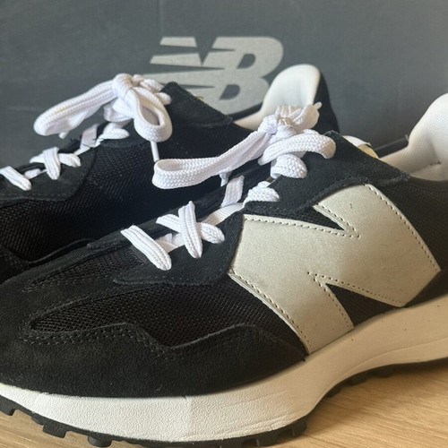 New Balance 327 ανδρικά sneakers σαν καινούρια, μαύρο και λευκό, νούμερο 42,5