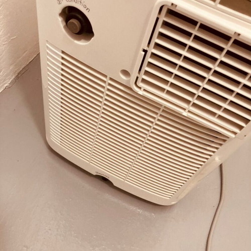 Comfee Smart Cool 7000BTU 960W portable air conditioner used