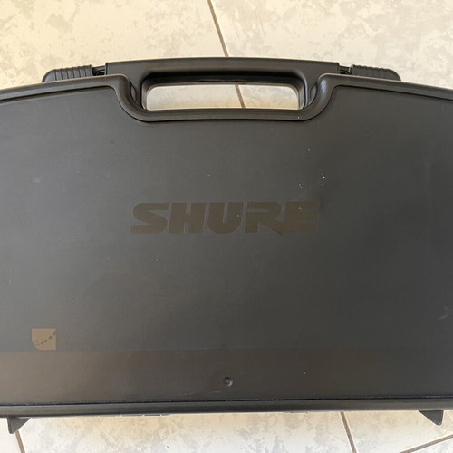 Shure Beta wireless microphone SM58 PGX2 with PGX4 transmitter