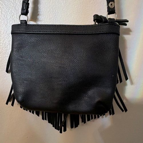 H&M black shoulder bag with fringe and "Follow your heart"