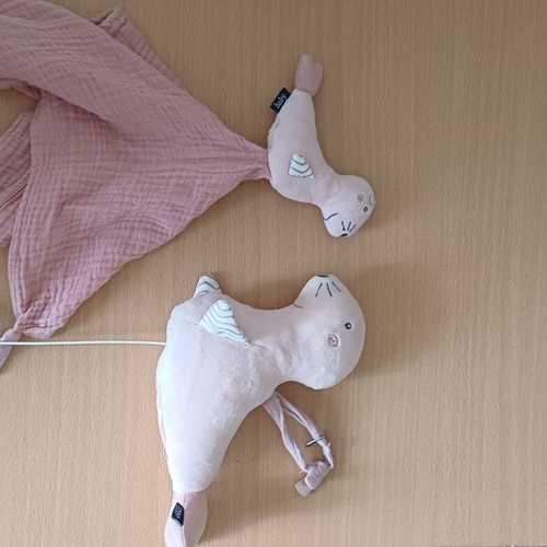 Fehn seal baby rattle and sleep cloth