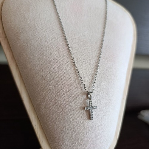 Cross necklace silver, like new condition