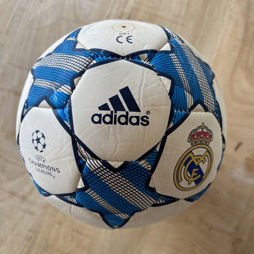 Adidas Finale 11 Real Madrid Mini Football Ball like new, 2011