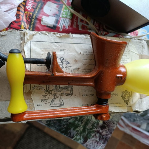 Meat grinder like new