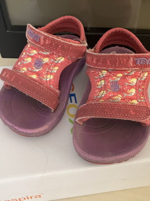 Teva Anatomical Sandals Size 21 Used