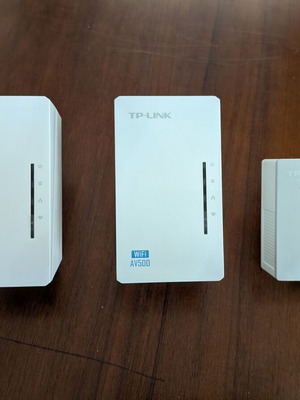 TP-Link Powerline TL-WPA4220 AV500 τριπλό κιτ σαν καινούργιο με WiFi
