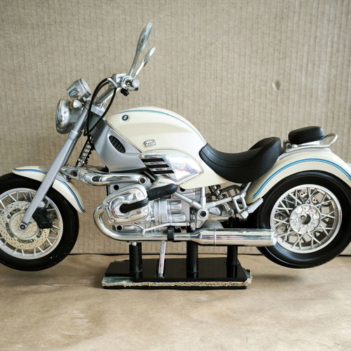 New Ray BMW R1200C 1/6 Scale Motorcycle model like new