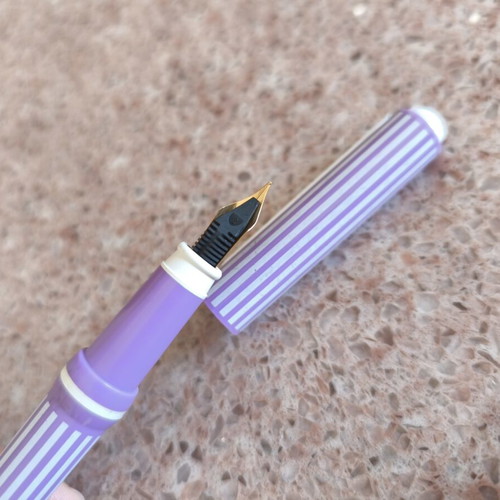Daniel Hechter pen new