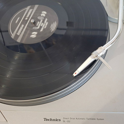 Technics SL-D2 Direct Drive turntable with Ortofon Concorde head used