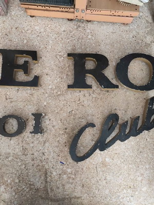 Le Roi club sign used metal letters with backlighting