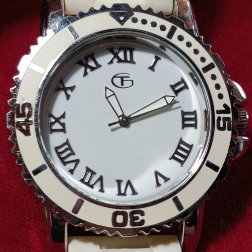 GT watch used, Galerie Tsangarakis, 45mm diameter, battery needed