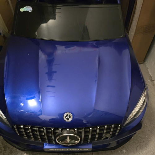 Children's Electric Car like new with remote and charger